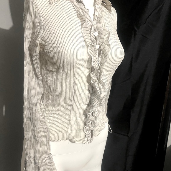 Sheer light grey pin striped top - Picture 3 of 4